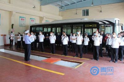 青岛交警市北大队深入温馨巴士公司开展交通安全宣讲 强化源头管理筑牢防线